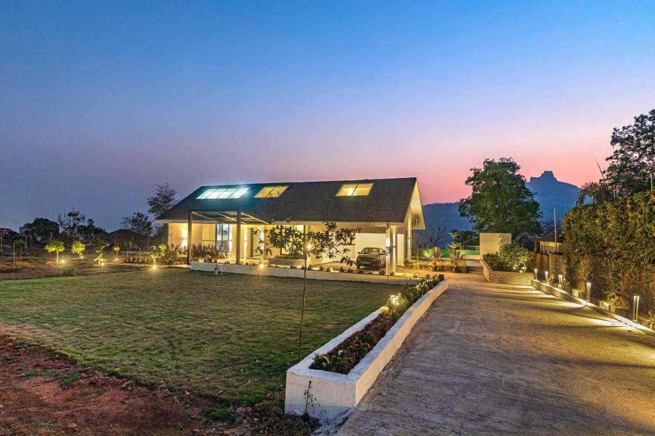 Saffronstays Stargazer, Karjat - Luxury Pool Villa With Lake View Экстерьер фото