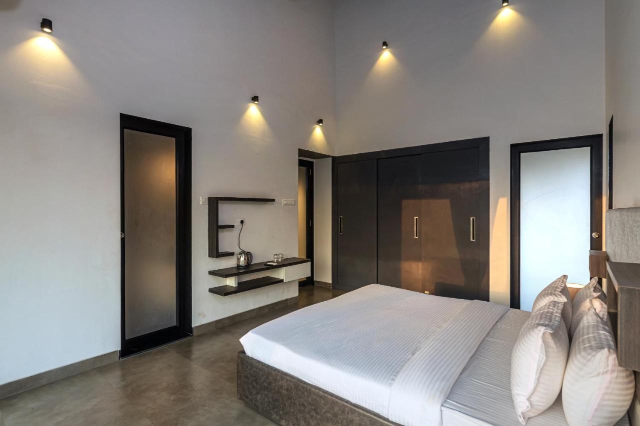 Saffronstays Stargazer, Karjat - Luxury Pool Villa With Lake View Экстерьер фото