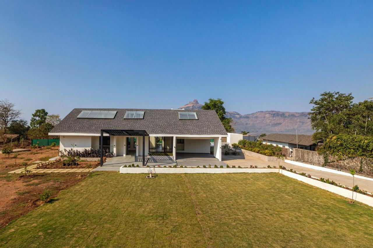 Saffronstays Stargazer, Karjat - Luxury Pool Villa With Lake View Экстерьер фото