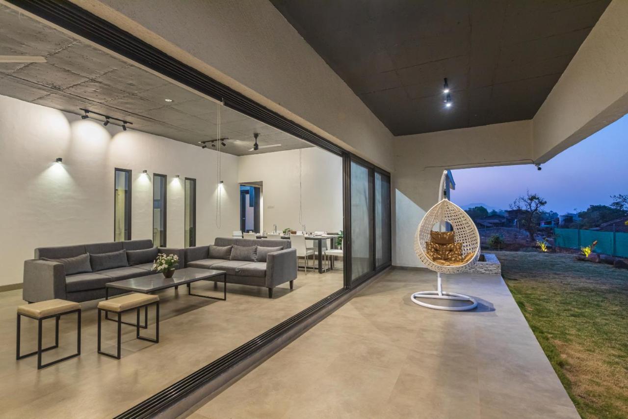 Saffronstays Stargazer, Karjat - Luxury Pool Villa With Lake View Экстерьер фото